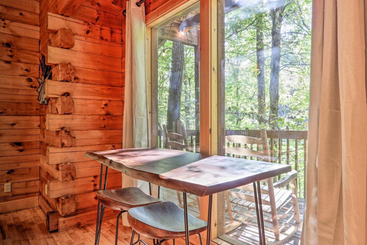Cabin With Hot Tub And Deck, 3 Mi To Pigeon Forge Sevierville Exteriör bild