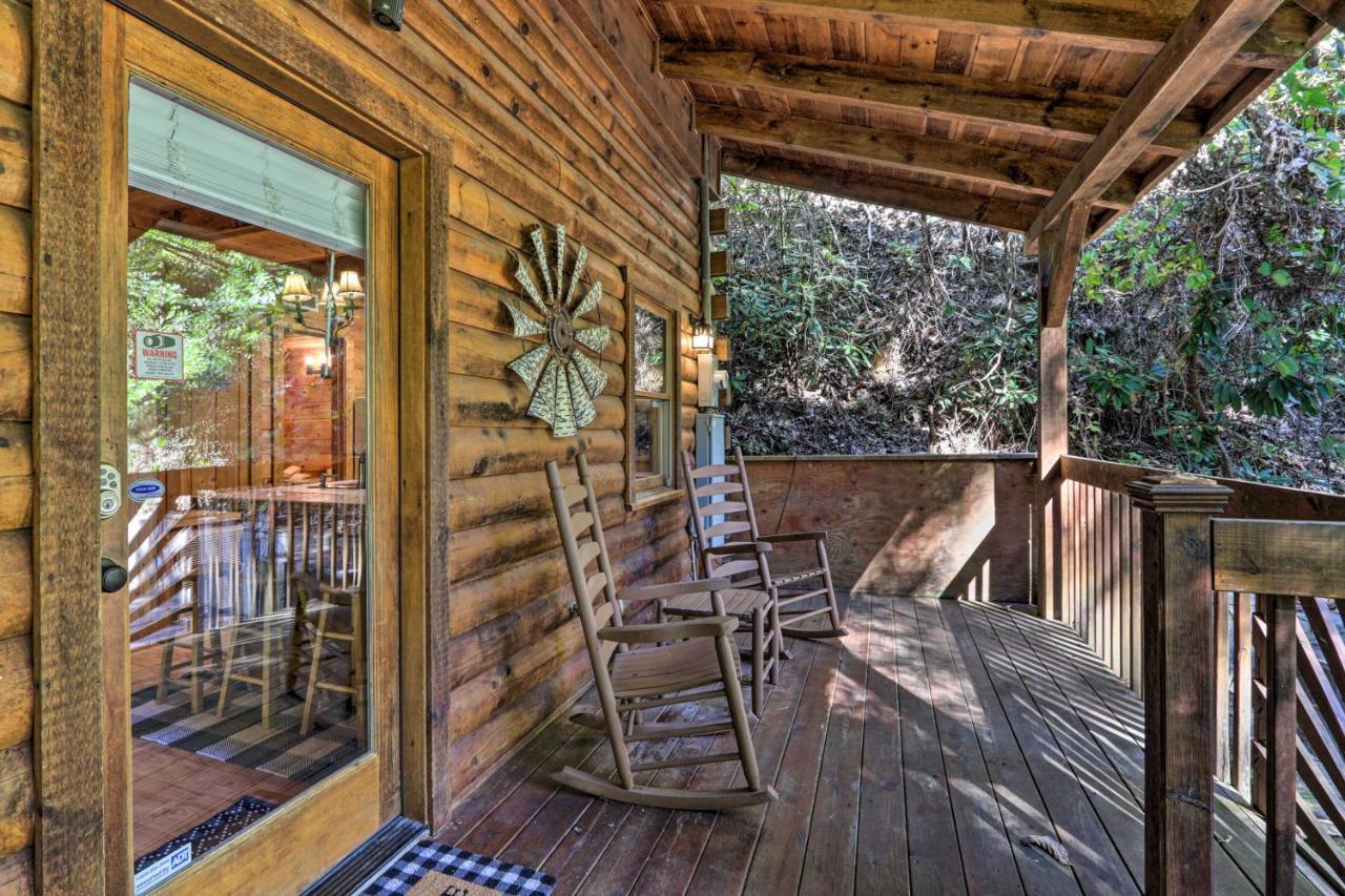 Cabin With Hot Tub And Deck, 3 Mi To Pigeon Forge Sevierville Exteriör bild
