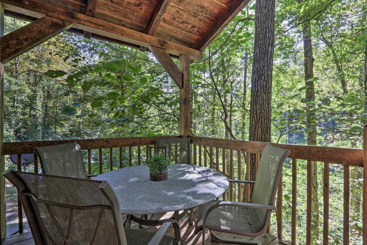 Cabin With Hot Tub And Deck, 3 Mi To Pigeon Forge Sevierville Exteriör bild