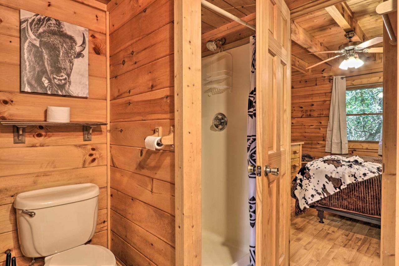 Cabin With Hot Tub And Deck, 3 Mi To Pigeon Forge Sevierville Exteriör bild