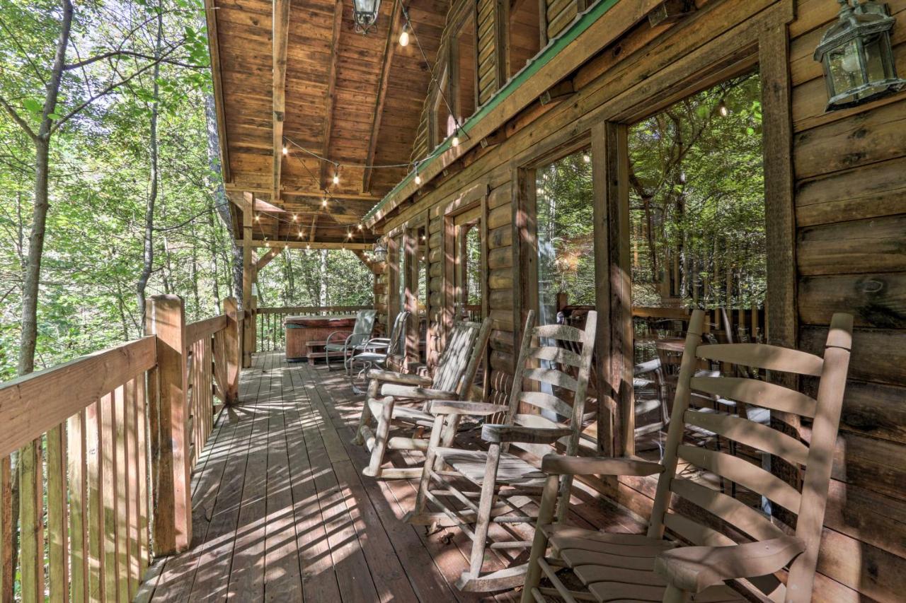 Cabin With Hot Tub And Deck, 3 Mi To Pigeon Forge Sevierville Exteriör bild